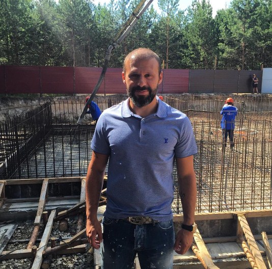 Türk futbolcu Rusya'ya cami yaptırıyor
